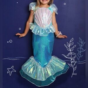 chinese dress ladies Amazon.com: Molly's Magic Wardrobe: The Mermaid Mission (2): 9781405285377:  Guillain, Adam, Guillain, Charlotte, Parsons, Garry: Books
